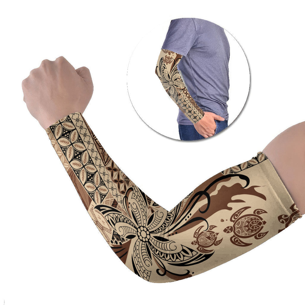 Talofa Samoa Mamanu Siapo Mix Malu Arm Sleeves Classic Beige Frangipani and Turtles LT7 Set of 2 Beige - Polynesian Pride