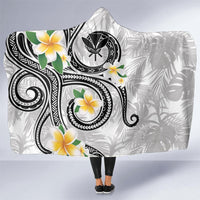 Kanaka Maoli Hawaii Plumeria Hooded Blanket Dancing Tentacles White Style LT7 - Polynesian Pride