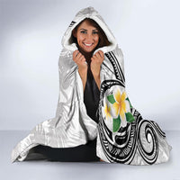 Kanaka Maoli Hawaii Plumeria Hooded Blanket Dancing Tentacles White Style LT7 - Polynesian Pride