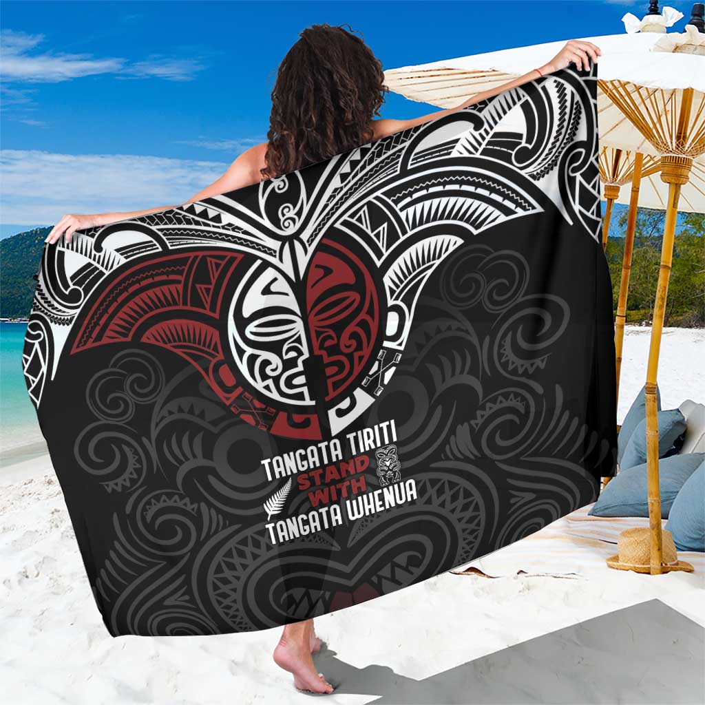Maori Hongi Toitu Te Tiriti Sarong Tangata Tiriti Stand With Tangata Whenua LT7 One Size 44 x 66 inches Black - Polynesian Pride