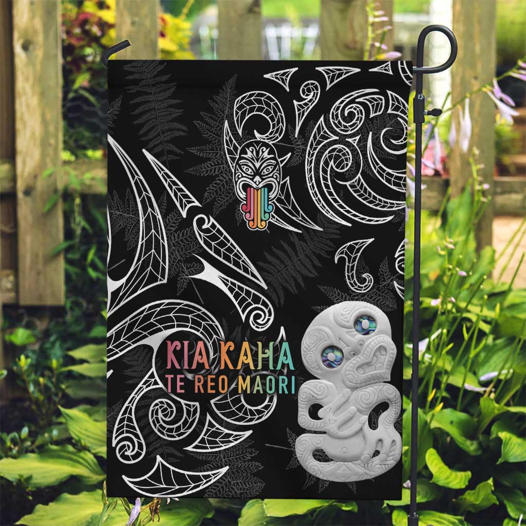 Kia Hara Te reo Maori Garden Flag Manaia Moko Pattern LT7 Garden Flag Black - Polynesian Pride