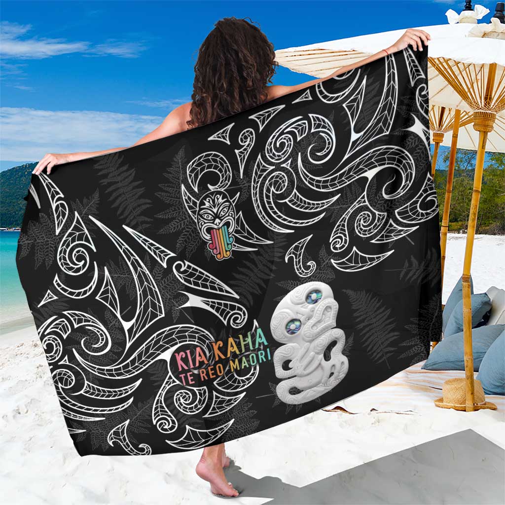 Kia Hara Te reo Maori Sarong Manaia Moko Pattern LT7 One Size 44 x 66 inches Black - Polynesian Pride