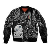 Kia Hara Te reo Maori Sleeve Zip Bomber Jacket Manaia Moko Pattern LT7 Unisex Black - Polynesian Pride