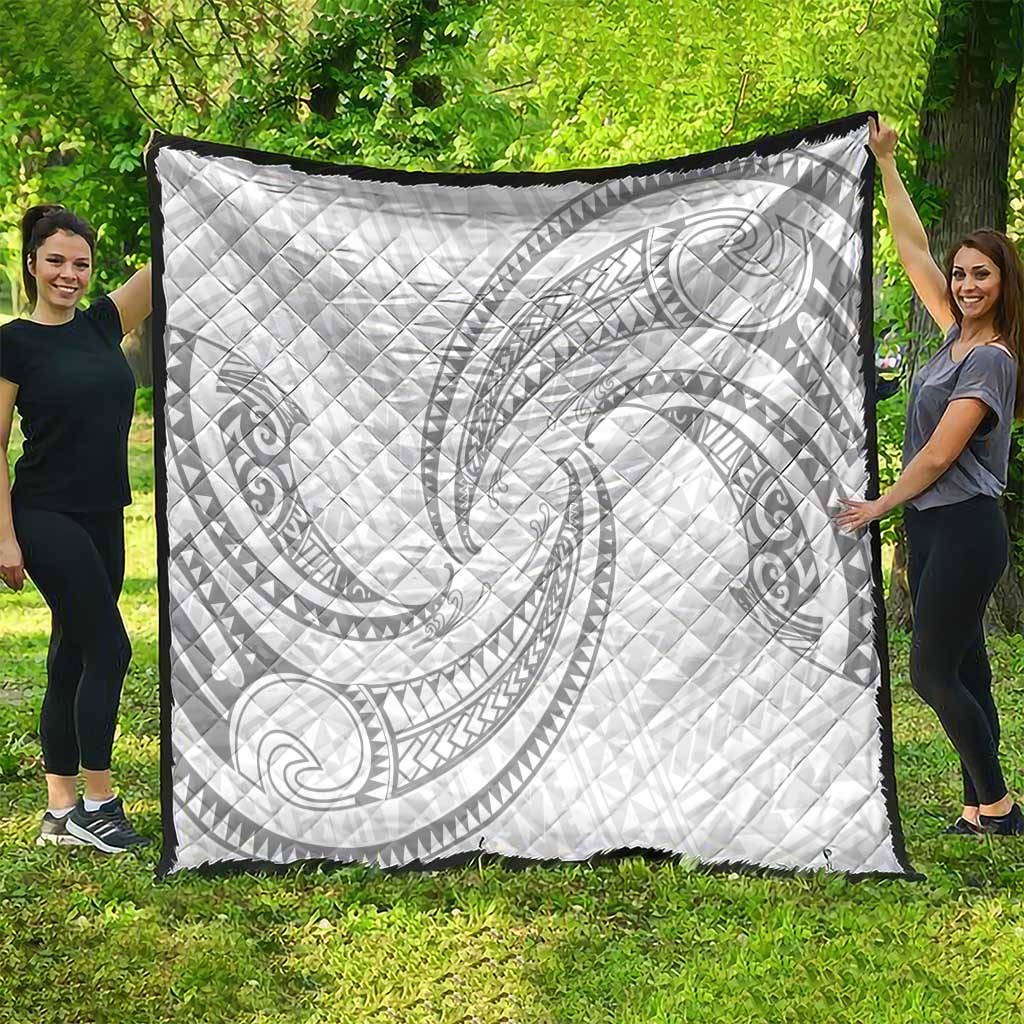 White Sunday Lotu Tamaiti Quilt Polynesian Wave Pastel Gray LT9 - Polynesian Pride