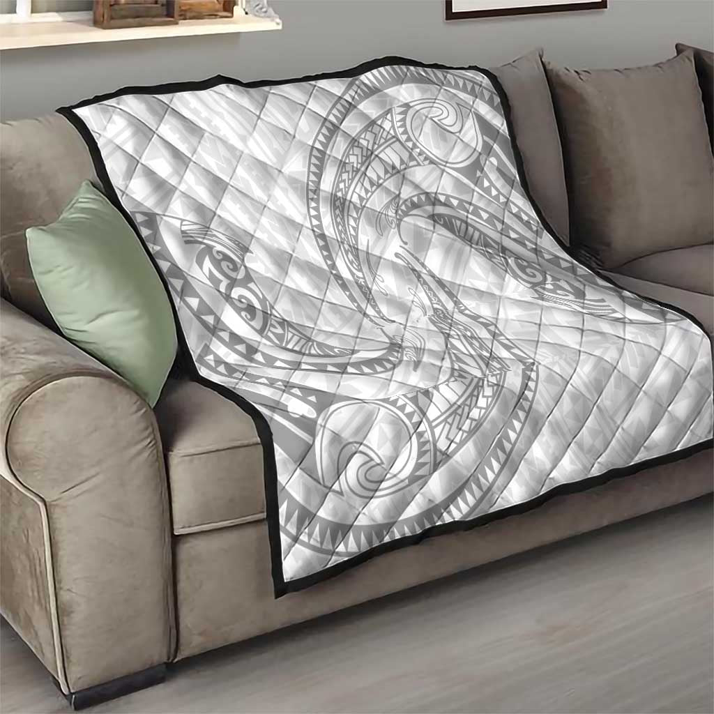 White Sunday Lotu Tamaiti Quilt Polynesian Wave Pastel Gray LT9 - Polynesian Pride