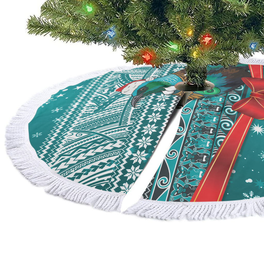 New Zealand Tui Bird Christmas Tree Skirt Maori Inspired Knitted Patterns