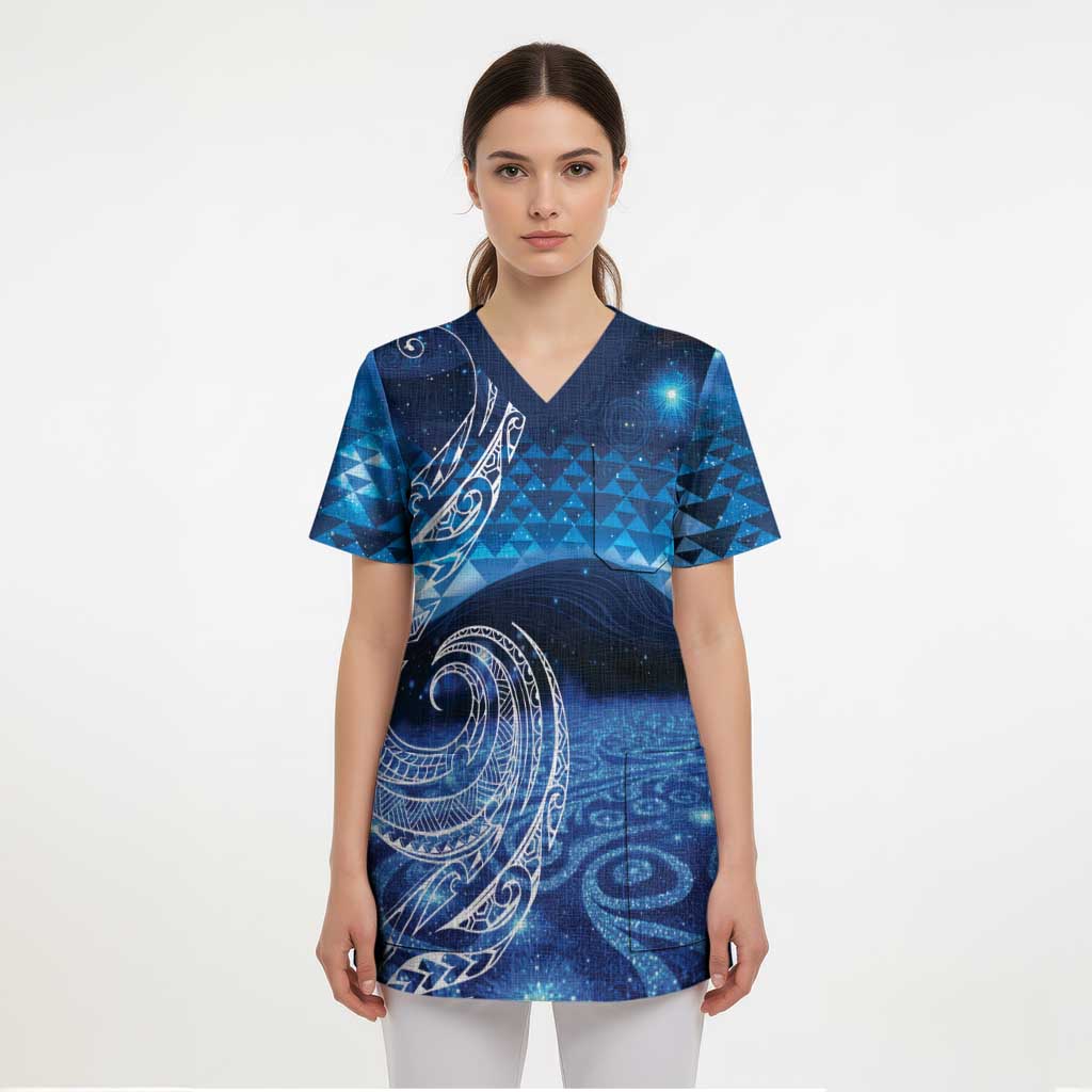 New Zealand Matariki Scrub Top Taniko Aramoana With Koru Galaxy Sky Night LT9 - Polynesian Pride