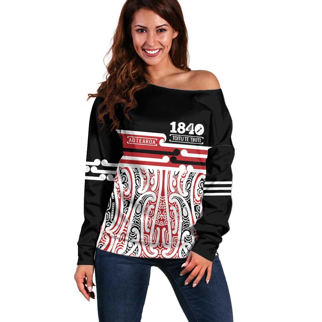 Personalised Toitu Te Tiriti Aotearoa 1840 Off Shoulder Sweater Red Kowhaiwhai Puhoro LT9 Women Black - Polynesian Pride