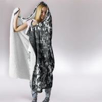 Black Hawaiian Tapa Tribal Hibiscus Hooded Blanket LT9 - Polynesian Pride