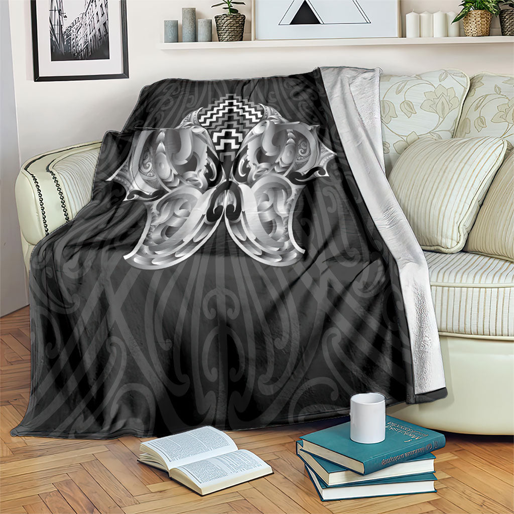 Aotearoa Kowhaiwhai Poutama Black Motif Blanket