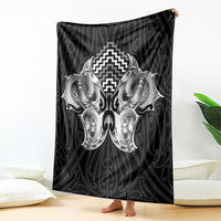 Aotearoa Kowhaiwhai Poutama Black Motif Blanket