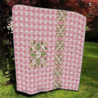 Akala Hamele Hawai'i Palaka Squares Maile Leaf Quilt Flowers Hawaiian Quilt Patterns LT9 - Polynesian Pride