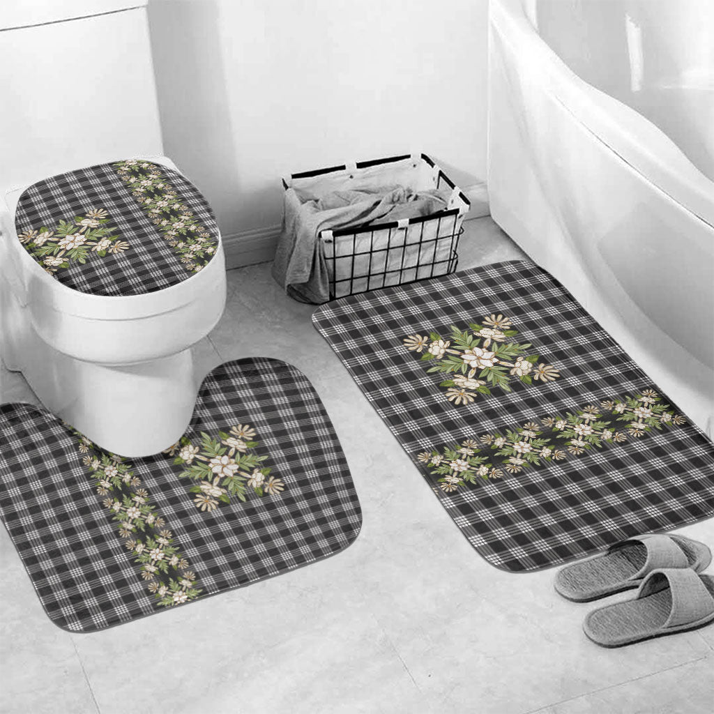 Pauli Hawai'i Palaka Squares Maile Leaf Bathroom Set Flowers Hawaiian Quilt Patterns LT9 Mat Set Only (3 pcs) One Size Soft Black - Polynesian Pride