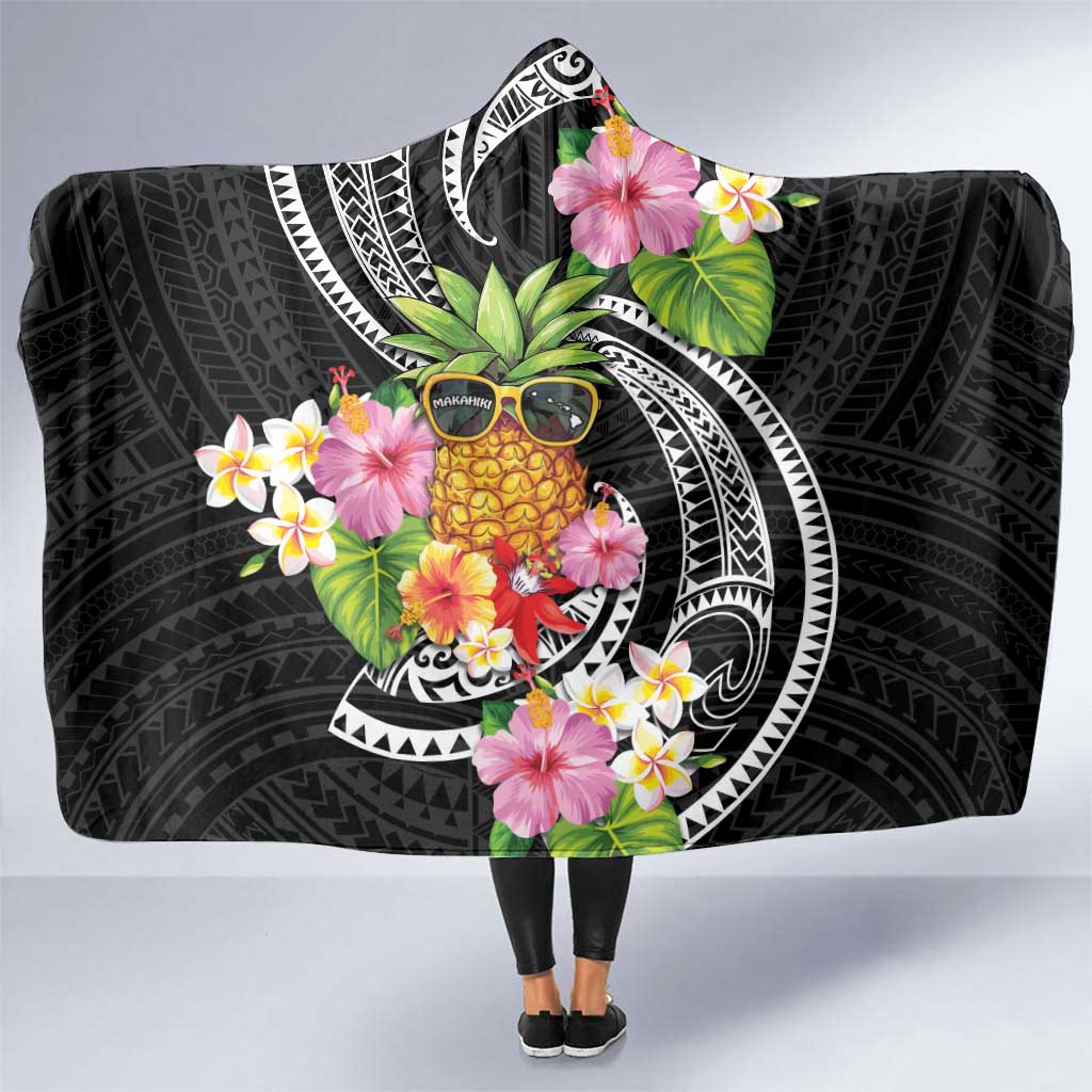 Hau'oli Makahiki Hou Hooded Blanket Aloha Pineapple Tropical Vibe LT9 One Size Black - Polynesian Pride
