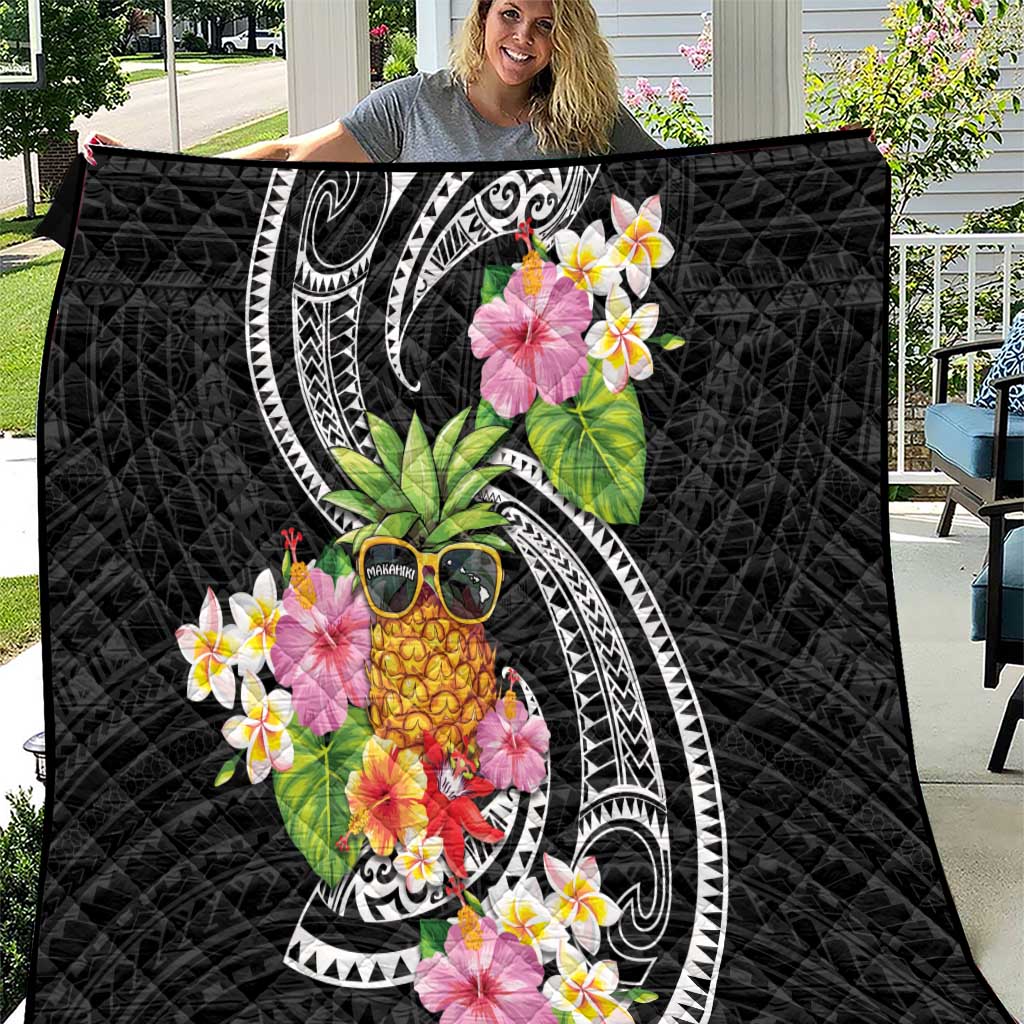 Hau'oli Makahiki Hou Quilt Aloha Pineapple Tropical Vibe LT9 Black - Polynesian Pride