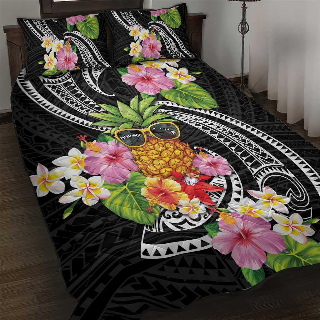 Hau'oli Makahiki Hou Quilt Bed Set Aloha Pineapple Tropical Vibe LT9 Black - Polynesian Pride