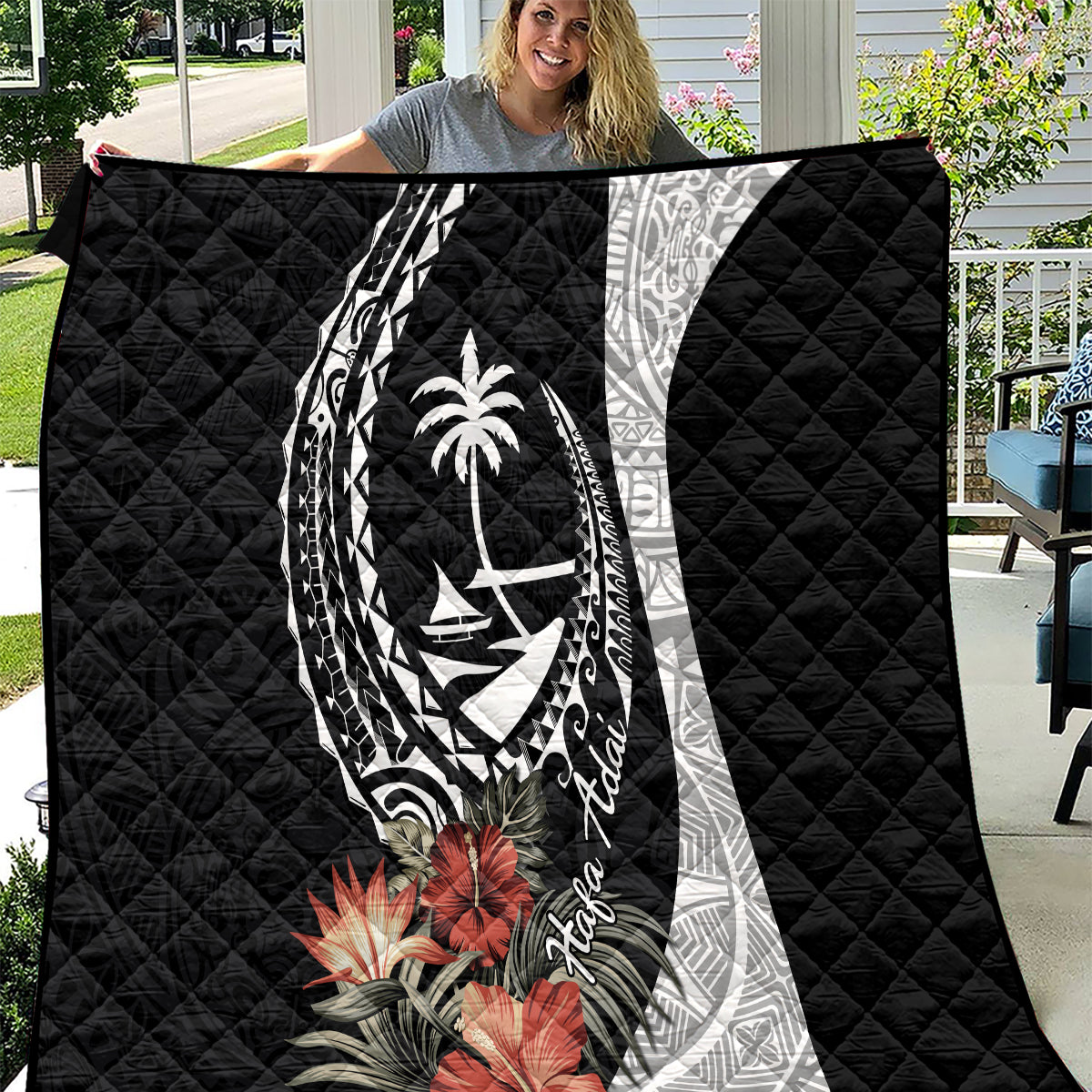 Hafa Adai Guam Quilt Tropical Flowers with Polynesian Pattern LT9 Black - Polynesian Pride