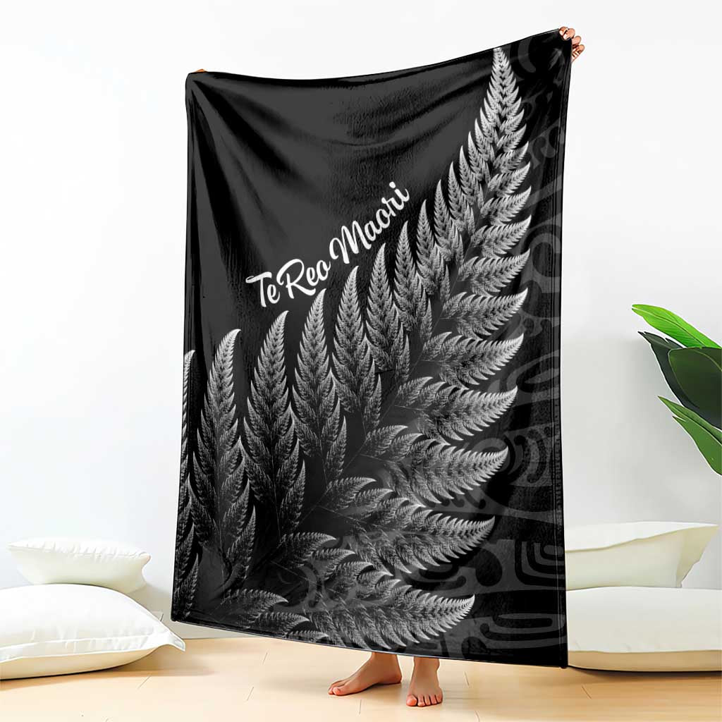 New Zealand Te Reo Mori Blanket Simple Black Fern LT9 - Polynesian Pride