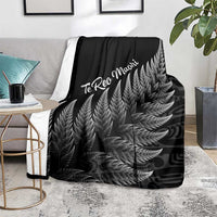 New Zealand Te Reo Mori Blanket Simple Black Fern LT9 - Polynesian Pride