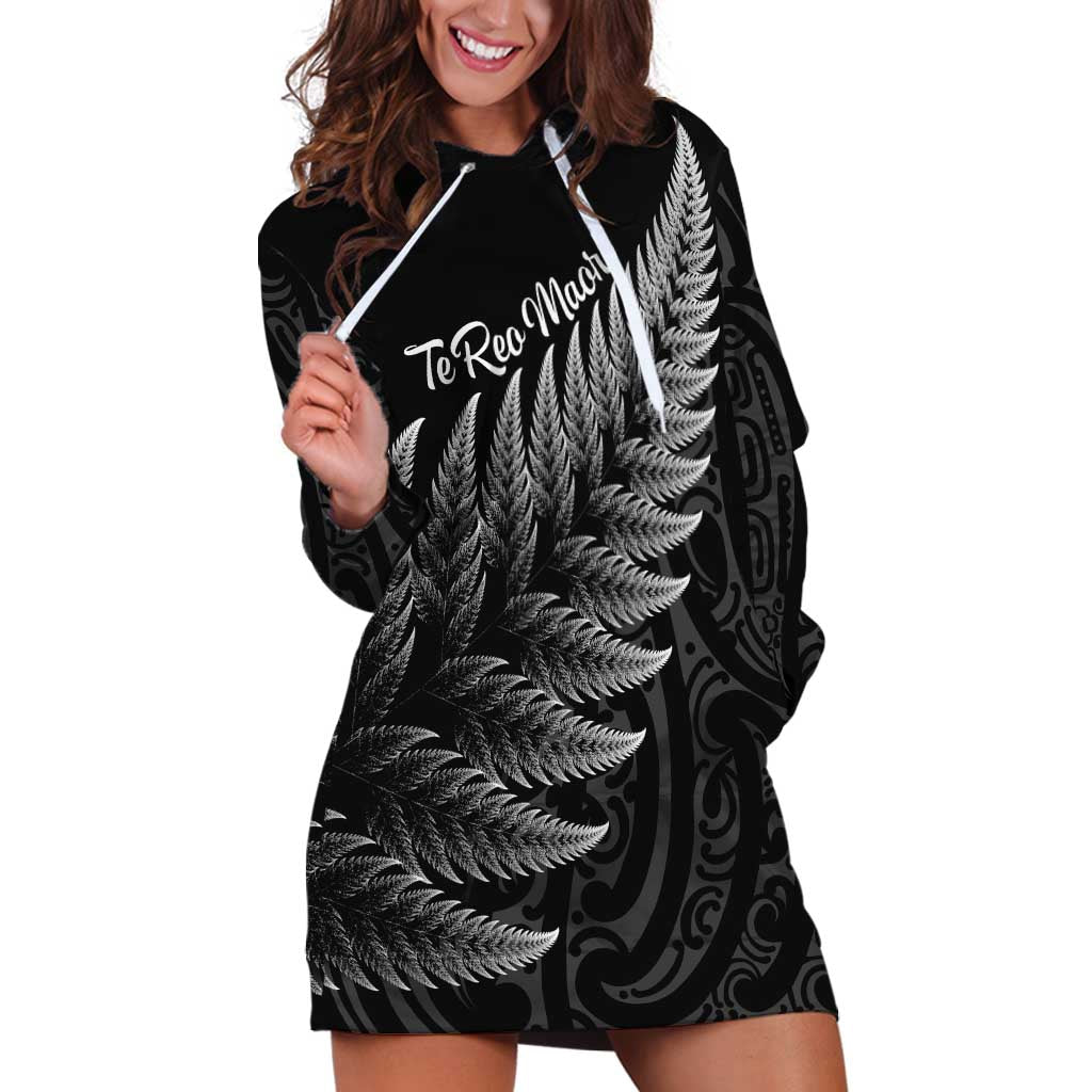 New Zealand Te Reo Mori Hoodie Dress Simple Black Fern LT9 Black - Polynesian Pride