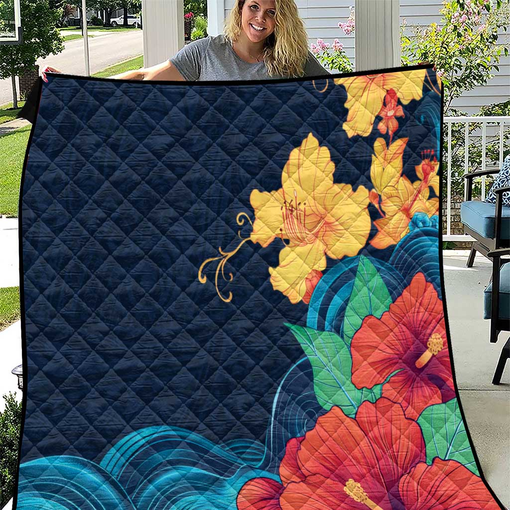 Polynesian Hibiscus Flower Waves Pattern Quilt