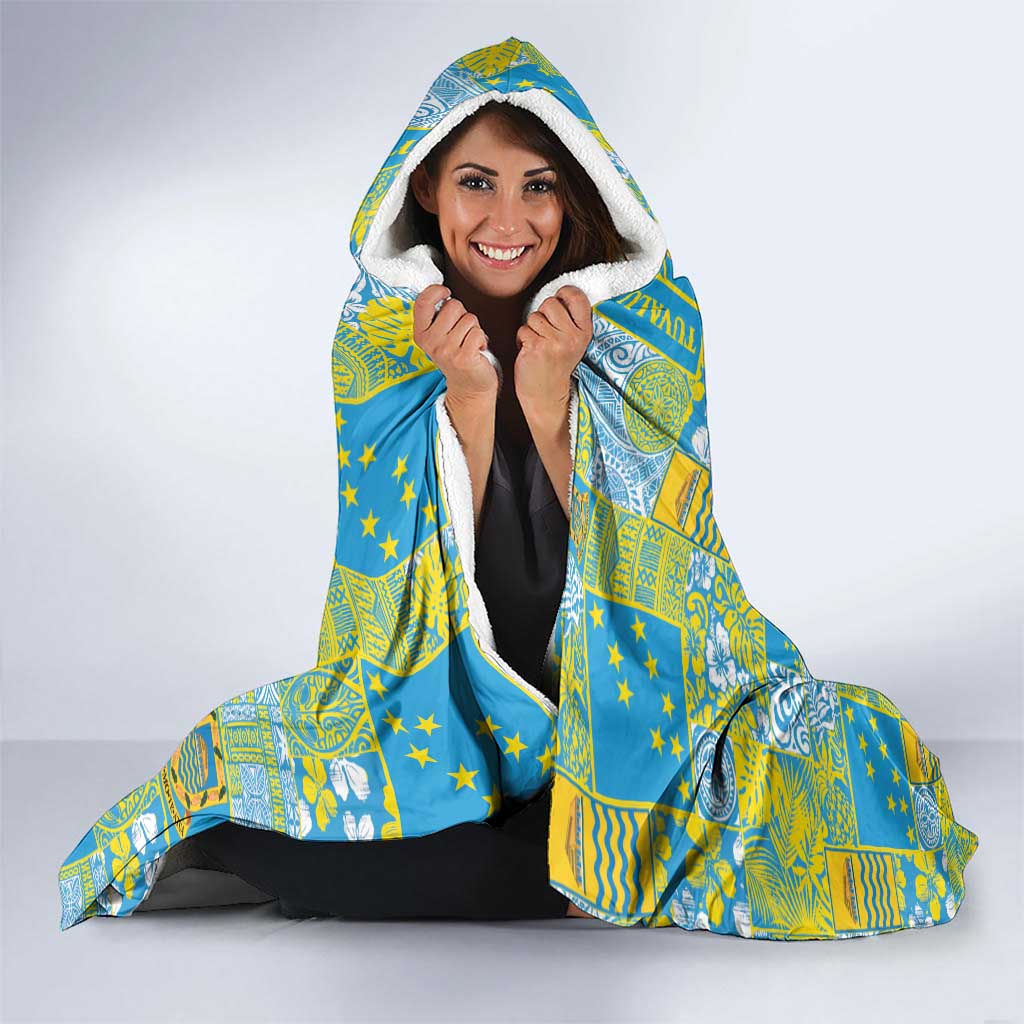 Tuvalu Manuia te Kilisimasi Hooded Blanket Pacific Patchwork Xmas Vibes LT9 - Polynesian Pride
