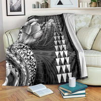Hawaiian Sea Turtle Blanket Black Hibiscus Flowers and Kakau Pattern LT9 Black - Polynesian Pride
