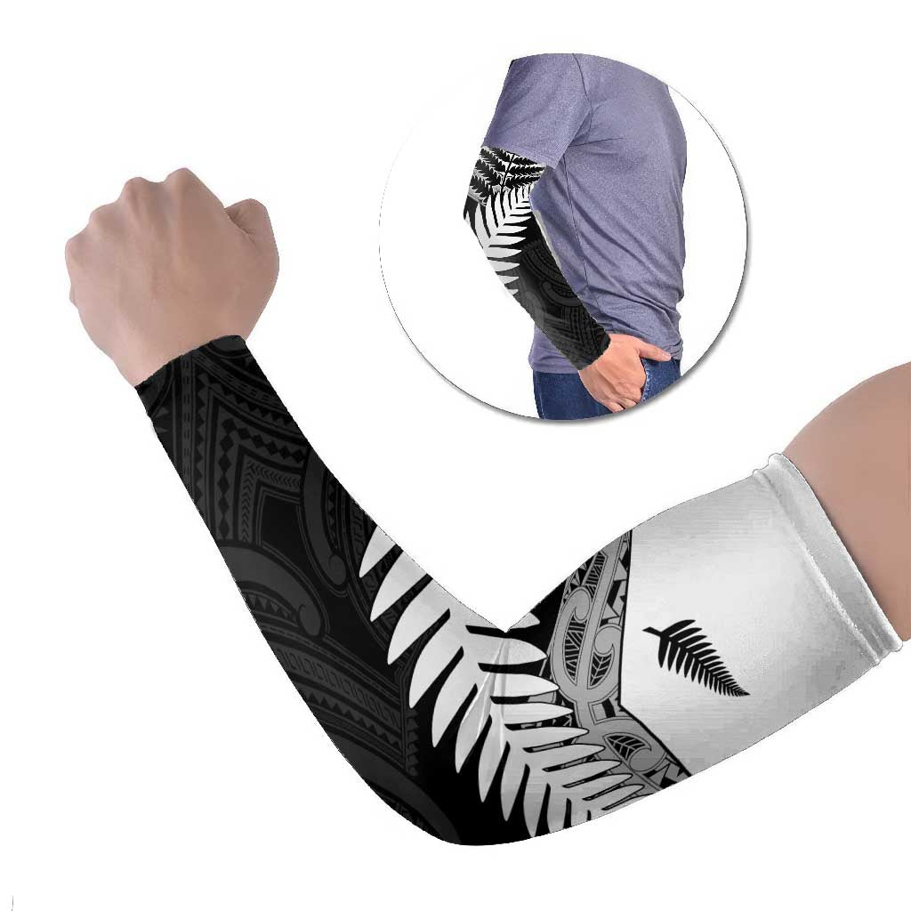 New Zealand Silver Fern Arm Sleeves Maori Koru Mixed Taniko Pattern LT9 Set of 2 White - Polynesian Pride