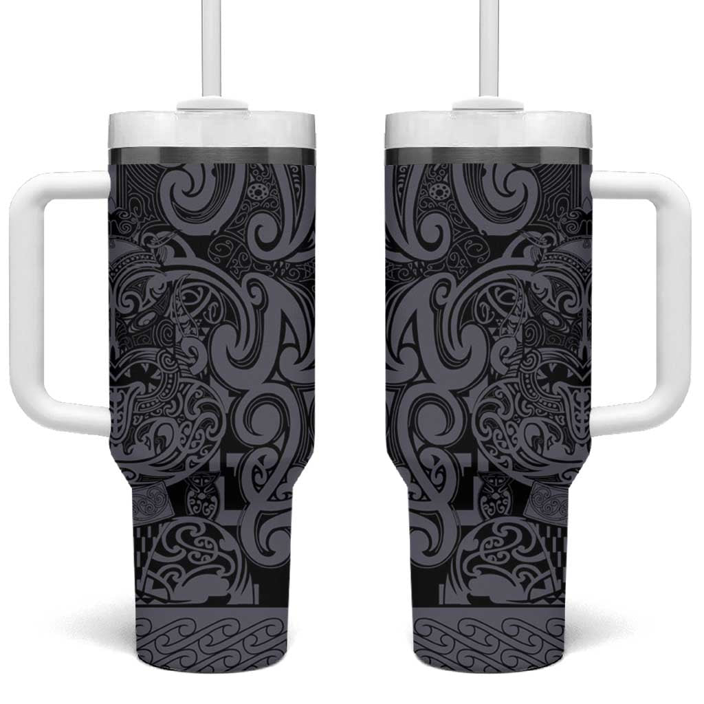 New Zealand Taiaha Maori Tumbler With Handle Minimalist Silver Fern All Black LT9 One Size: 40 oz Black - Polynesian Pride