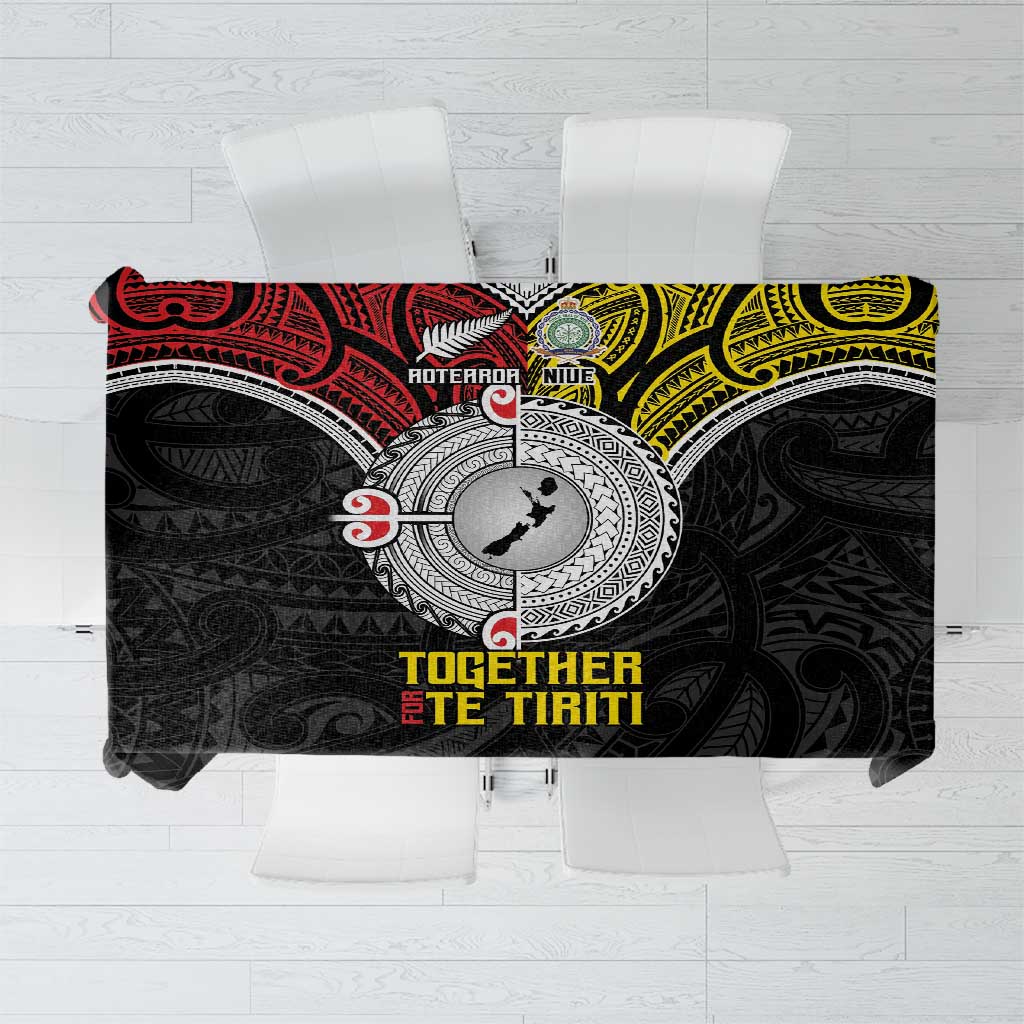 Aotearoa and Niue Mo Te Tiriti Tablecloth New Zealand Honour The Treaty Ake!Ake!Ake! LT9 Gold - Polynesian Pride