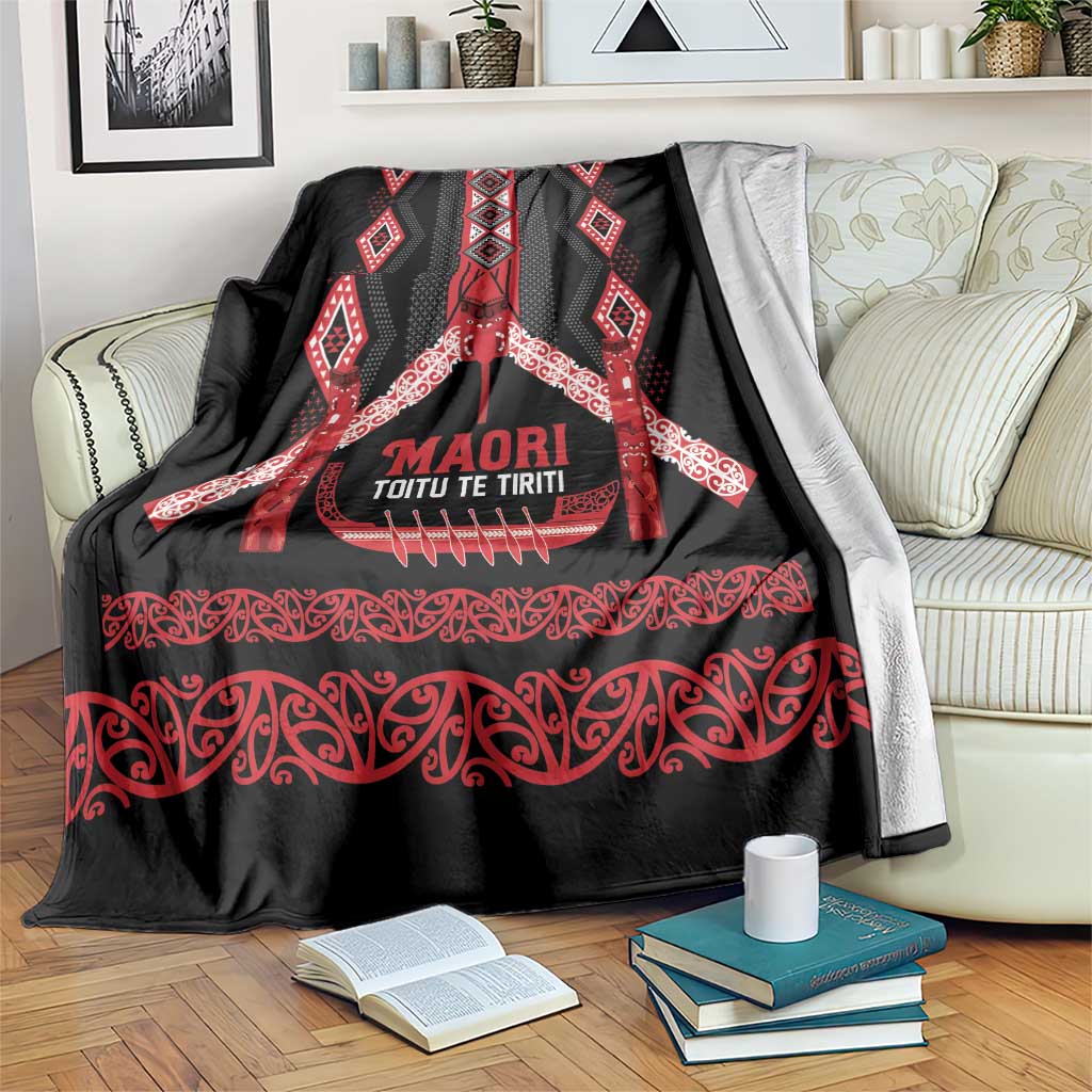 Toitu Te Tiriti Waitangi Blanket Black Wharenui House LT9 Black - Polynesian Pride