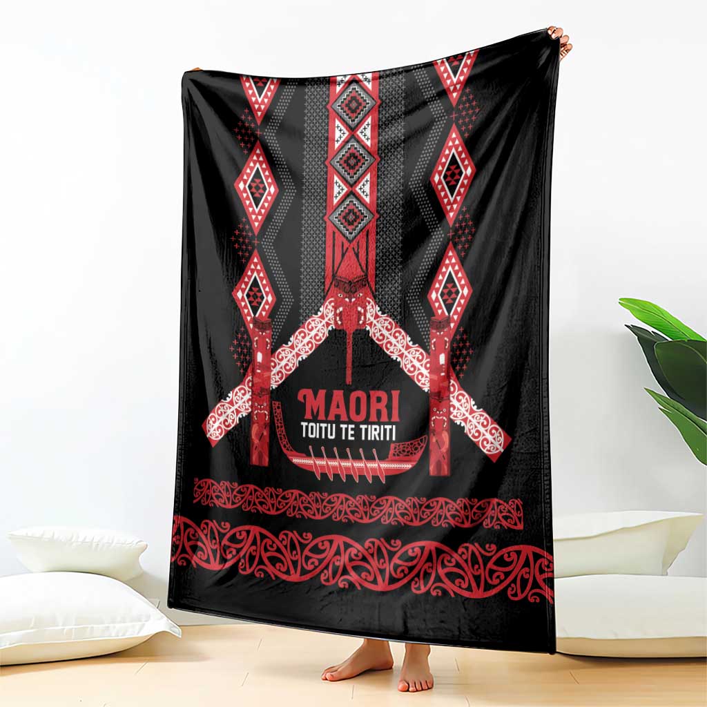 Toitu Te Tiriti Waitangi Blanket Black Wharenui House LT9 - Polynesian Pride