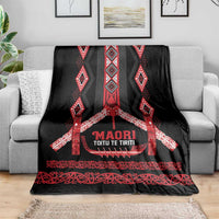 Toitu Te Tiriti Waitangi Blanket Black Wharenui House LT9 - Polynesian Pride