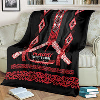Toitu Te Tiriti Waitangi Blanket Black Wharenui House LT9 - Polynesian Pride