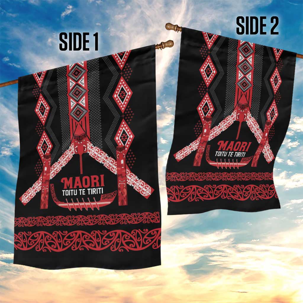 Toitu Te Tiriti Waitangi Garden Flag Black Wharenui House LT9 - Polynesian Pride
