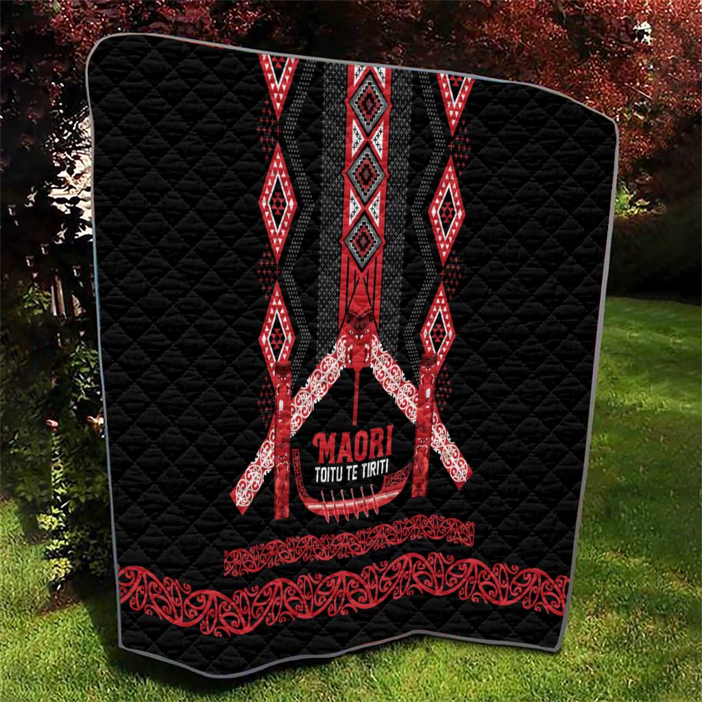 Toitu Te Tiriti Waitangi Quilt Black Wharenui House LT9 - Polynesian Pride