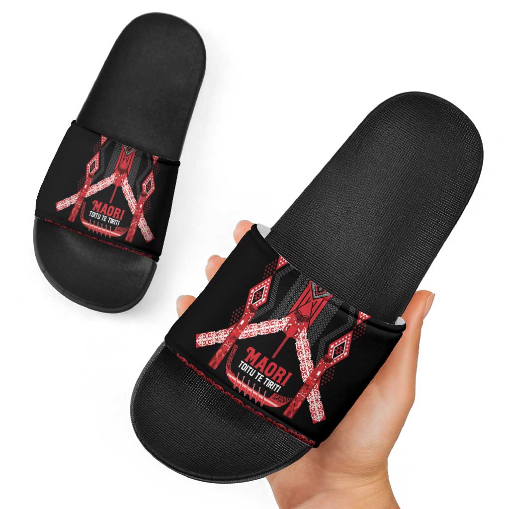 Toitu Te Tiriti Waitangi Slide Sandals Black Wharenui House LT9 - Polynesian Pride