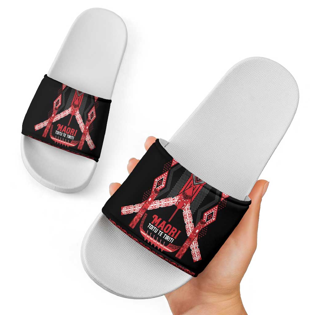 Toitu Te Tiriti Waitangi Slide Sandals Black Wharenui House LT9 - Polynesian Pride