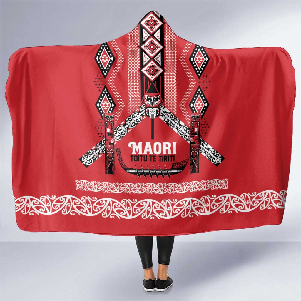 Toitu Te Tiriti Waitangi Hooded Blanket Red Wharenui House LT9 One Size Red - Polynesian Pride