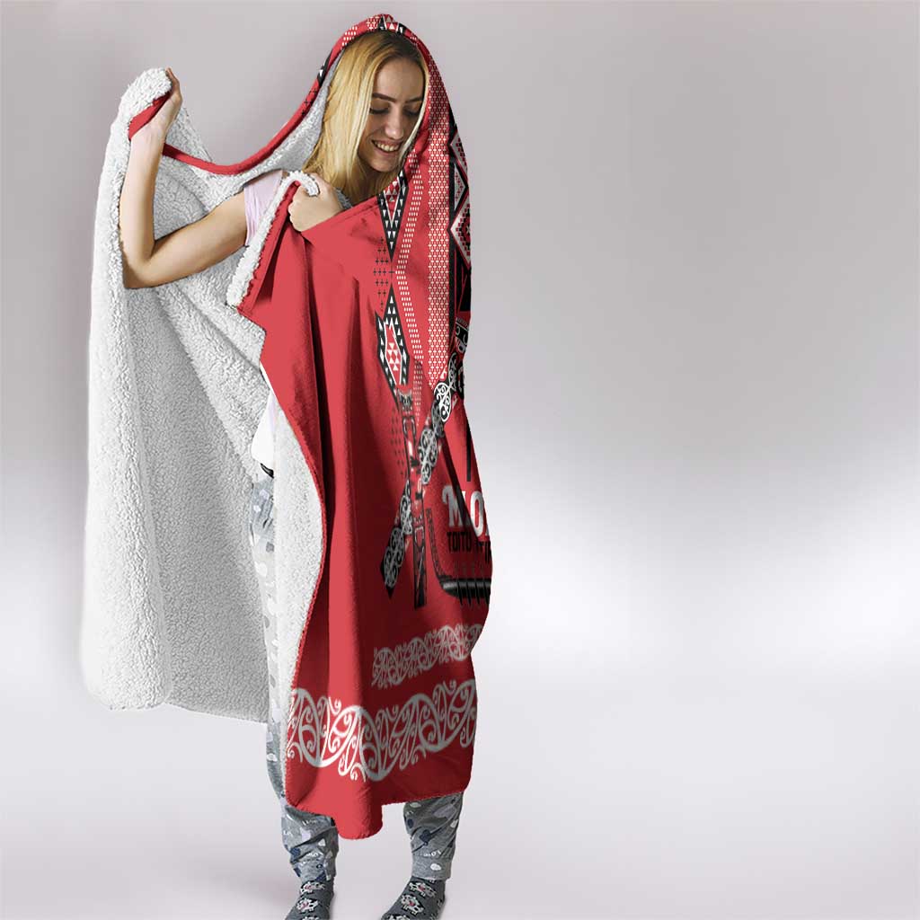 Toitu Te Tiriti Waitangi Hooded Blanket Red Wharenui House LT9 - Polynesian Pride