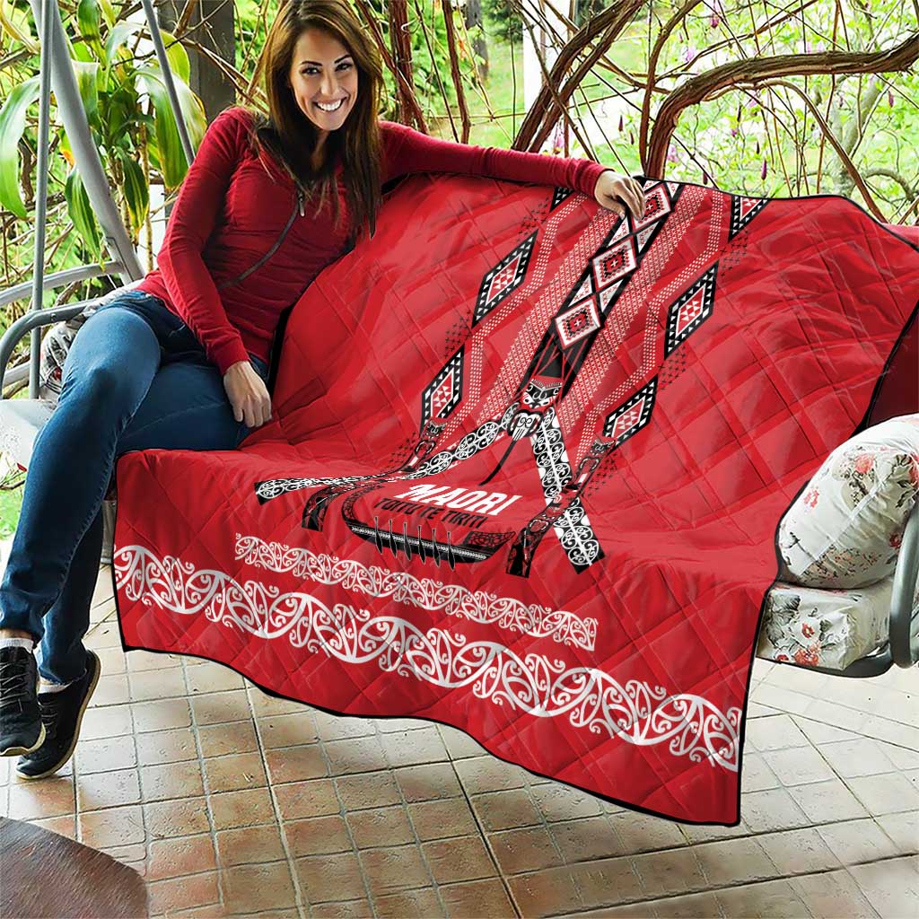 Toitu Te Tiriti Waitangi Quilt Red Wharenui House LT9 - Polynesian Pride