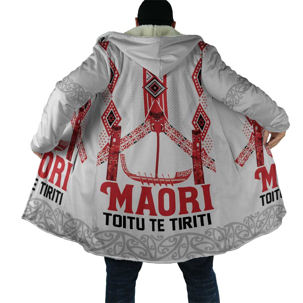 Toitu Te Tiriti Waitangi Cloak White Wharenui House LT9 - Polynesian Pride