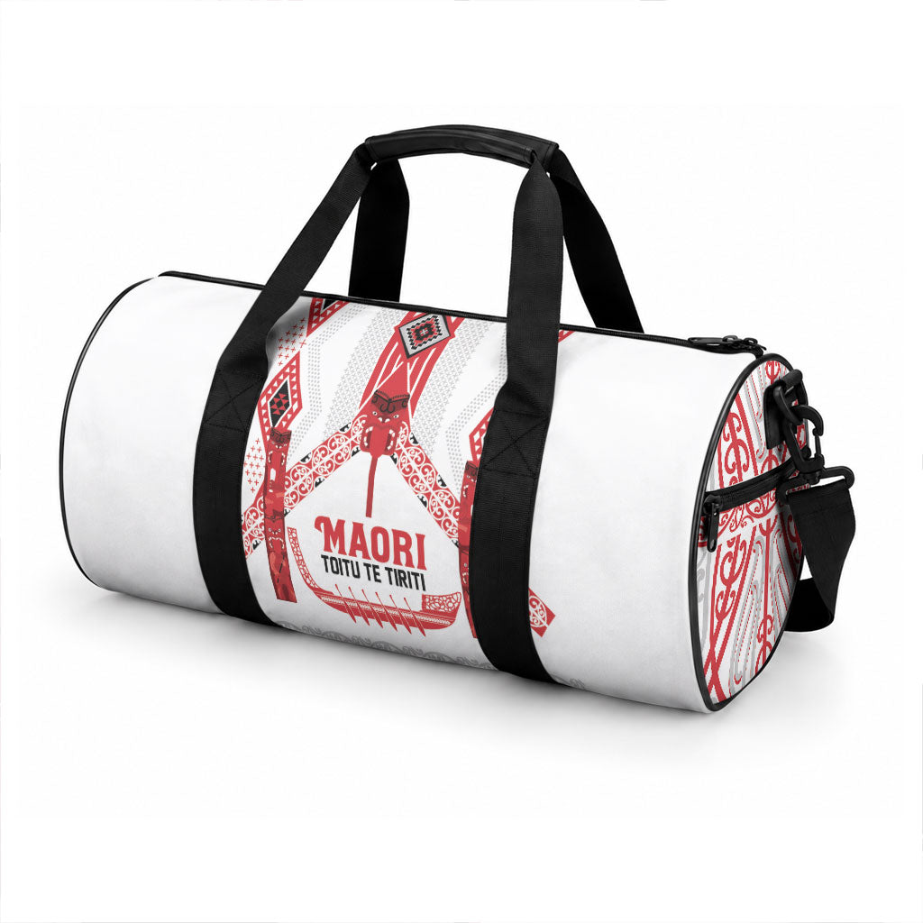 Toitu Te Tiriti Waitangi Duffle Bag White Wharenui House LT9 - Polynesian Pride
