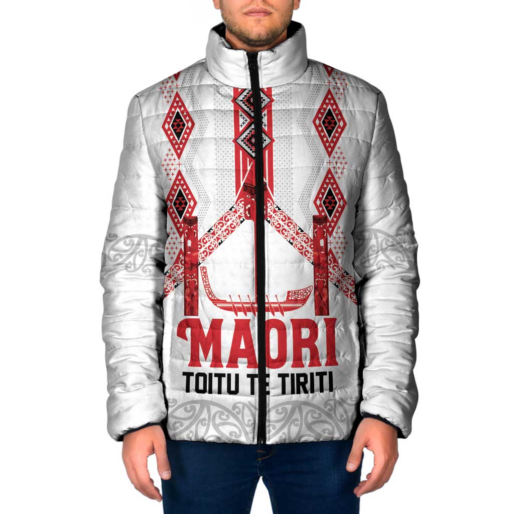 Toitu Te Tiriti Waitangi Padded Jacket White Wharenui House LT9 Men white - Polynesian Pride