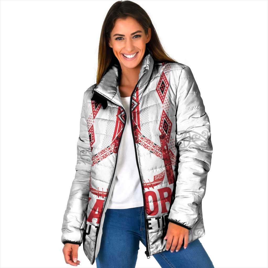 Toitu Te Tiriti Waitangi Padded Jacket White Wharenui House LT9 Women white - Polynesian Pride