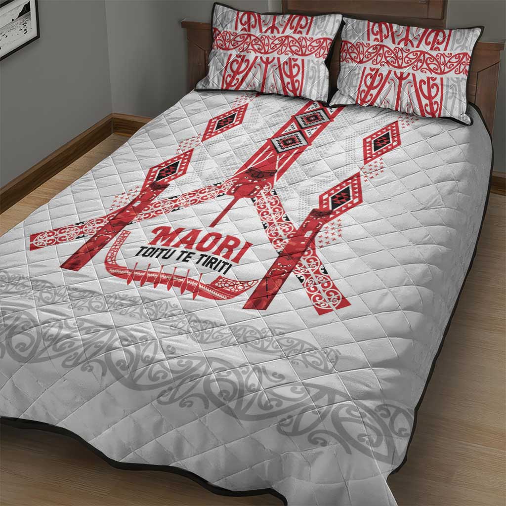 Toitu Te Tiriti Waitangi Quilt Bed Set White Wharenui House LT9 - Polynesian Pride