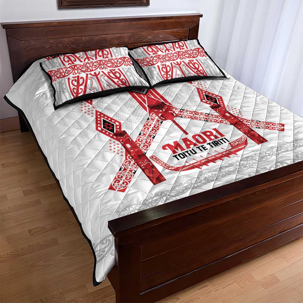 Toitu Te Tiriti Waitangi Quilt Bed Set White Wharenui House LT9 - Polynesian Pride