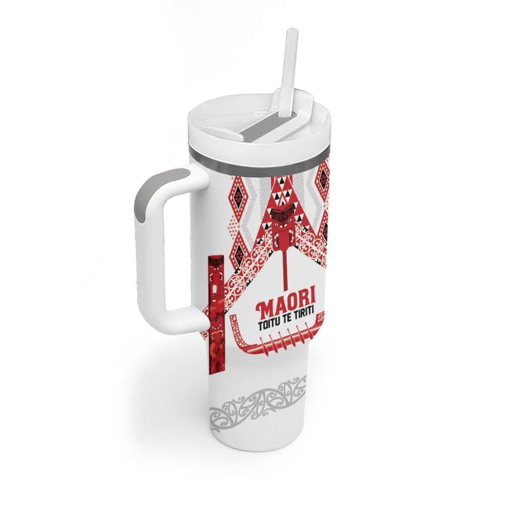 Toitu Te Tiriti Waitangi Tumbler With Handle White Wharenui House LT9 - Polynesian Pride