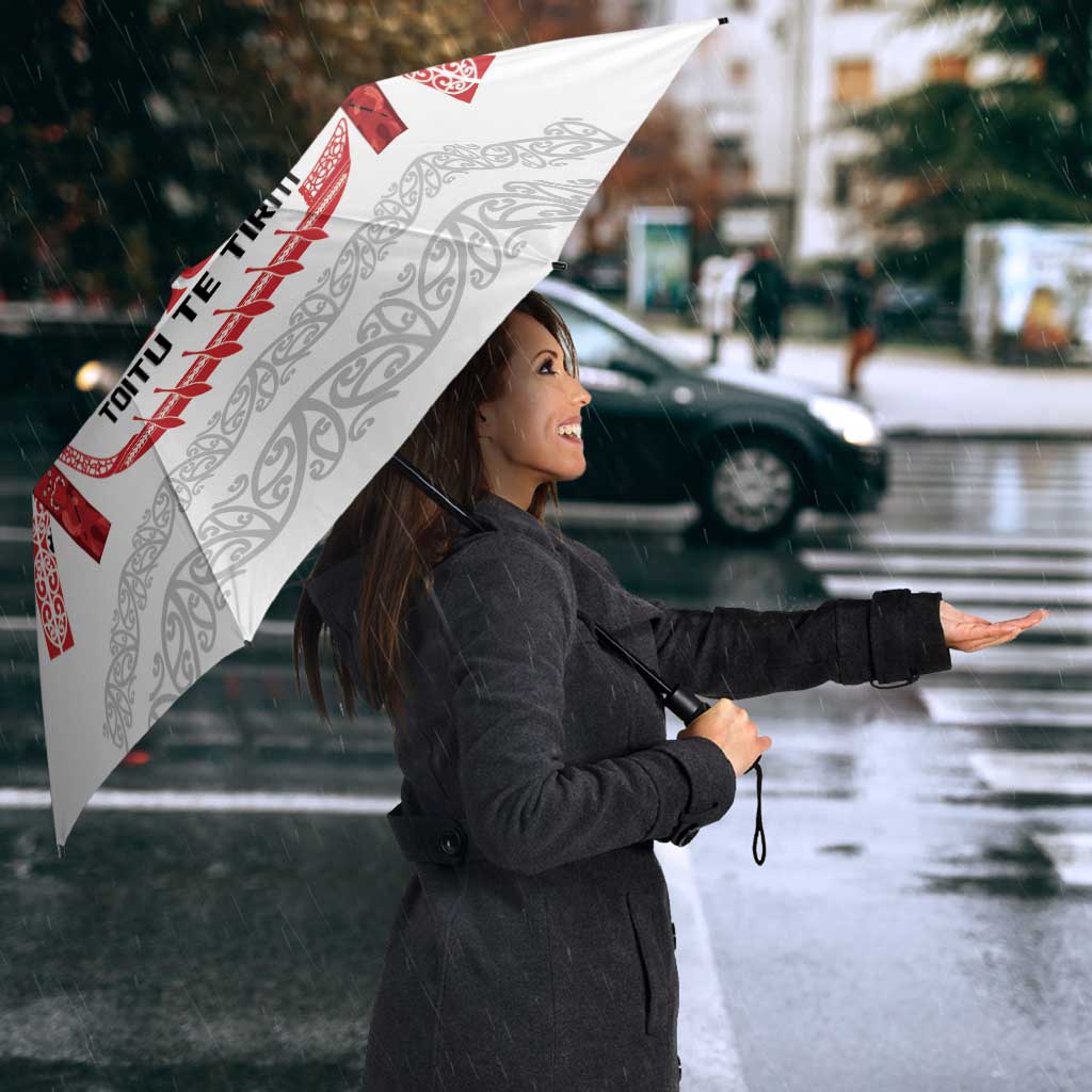 Toitu Te Tiriti Waitangi Umbrella White Wharenui House LT9 - Polynesian Pride