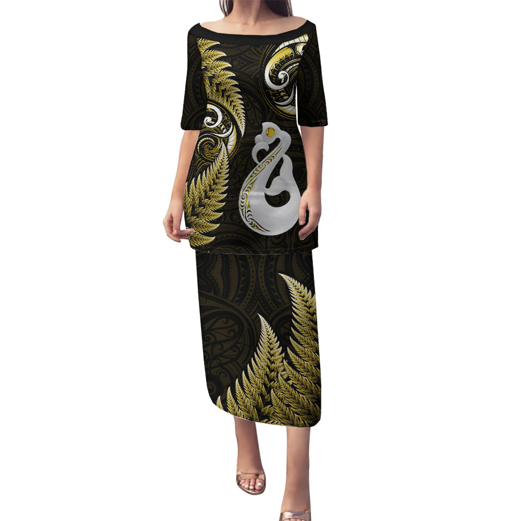 Personalised New Zealand Puletasi Aotearoa Silver Fern With Manaia Maori Unique Gold LT14 Long Dress Gold - Polynesian Pride